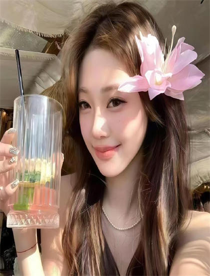 文化分析：《当爱在今夜沉溺》中的文化符号与象征意义的解读 理解文化认同的建构过程